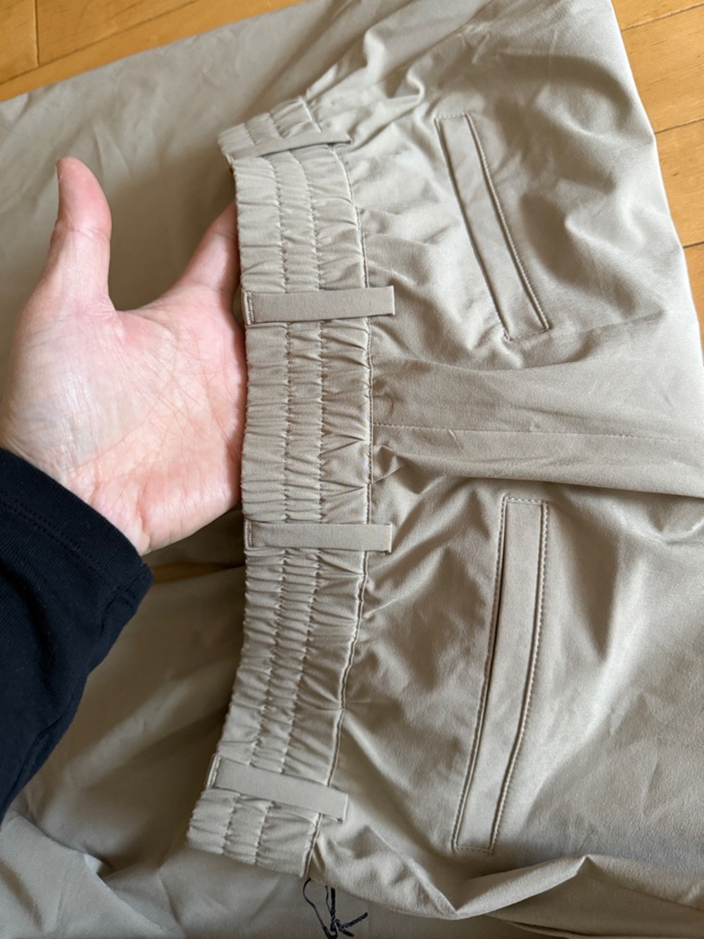 Alo Casual Wide-Leg Pants in Light Beige - Picture 6 of 6